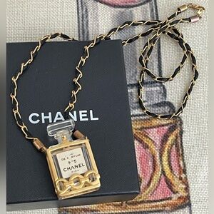 CHANEL VINTAGE PARFUM BOTTLE NECKLACE💫Authentic W/COA💫